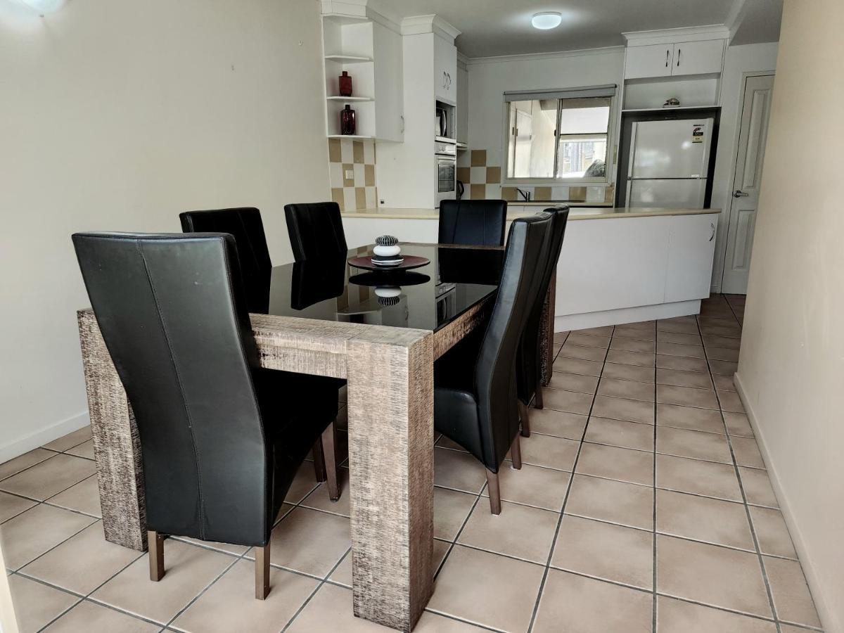 איירלי ביץ' La Villa At Beach Court מראה חיצוני תמונה